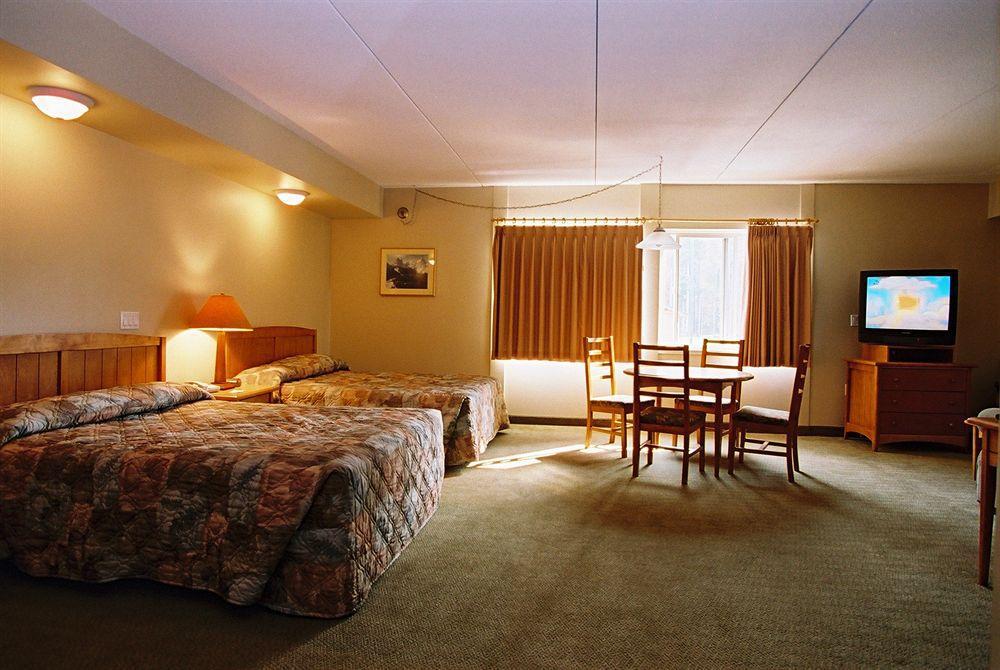 Manning Park Resort מראה חיצוני תמונה