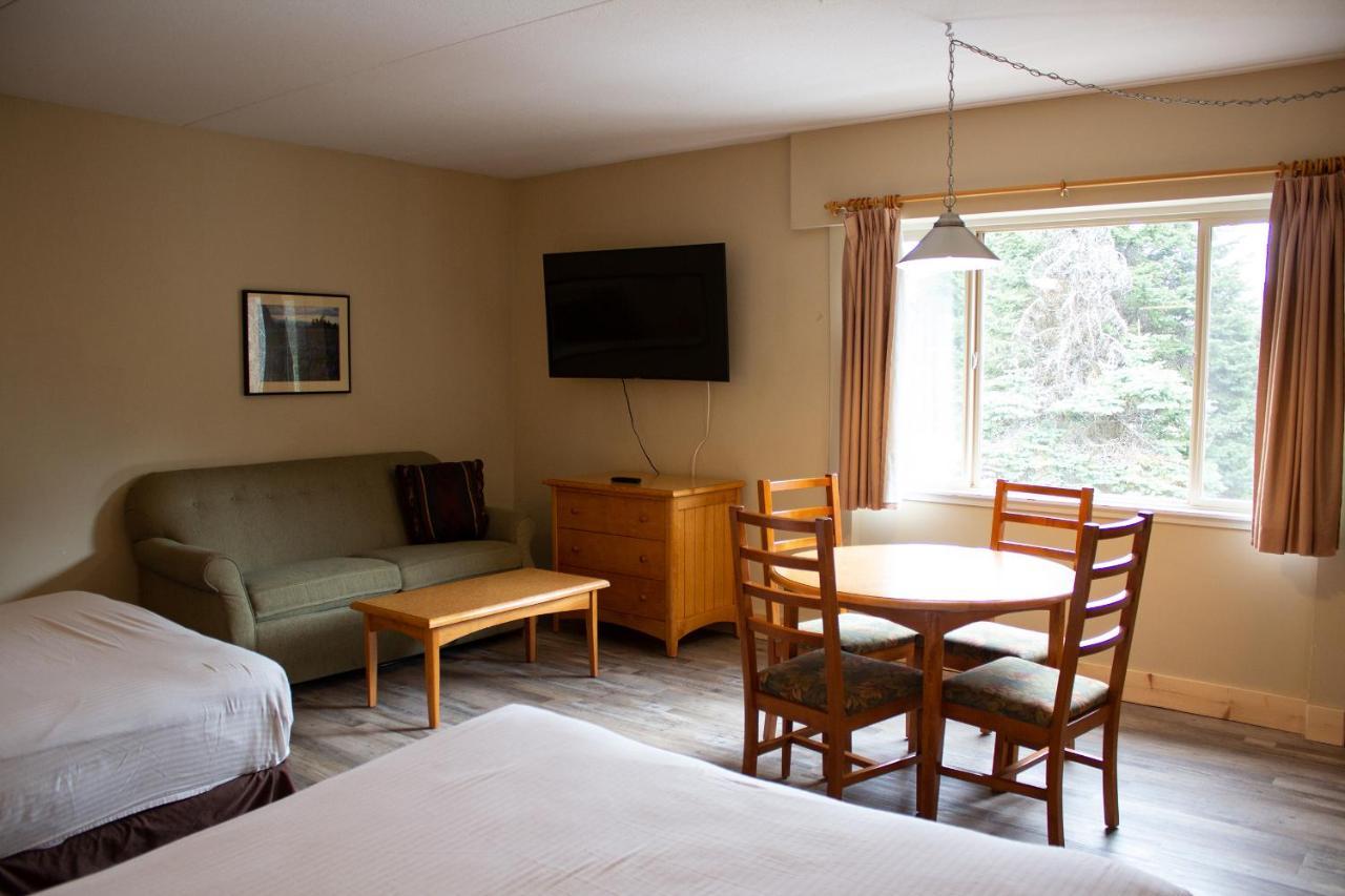 Manning Park Resort מראה חיצוני תמונה